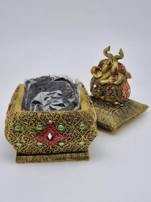 Чай черный ручной сбор 30гр в шкатулке со слоником квадрат 32