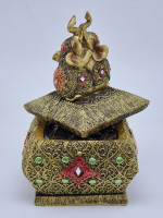 Чай черный ручной сбор 30гр в шкатулке со слоником квадрат 32