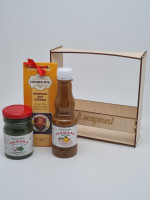 Ассорти для птицы "Соус, аджика зеленая, смесь специй" №2 с 8 марта