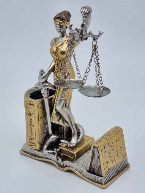 Статуэтка из полистоуна Статуэтка из полистоуна