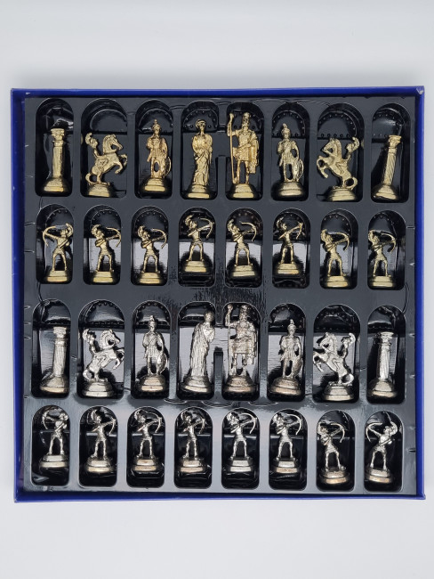 Шахматные фигуры из металла