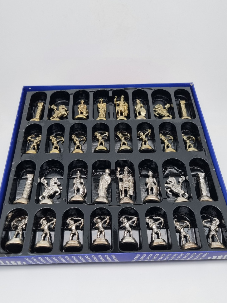 Шахматные фигуры из металла