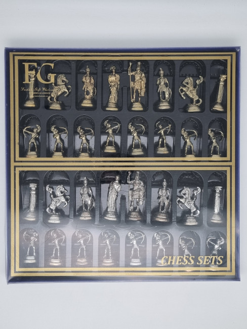 Шахматные фигуры из металла