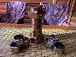 Болт золото + 6 гаек 1л