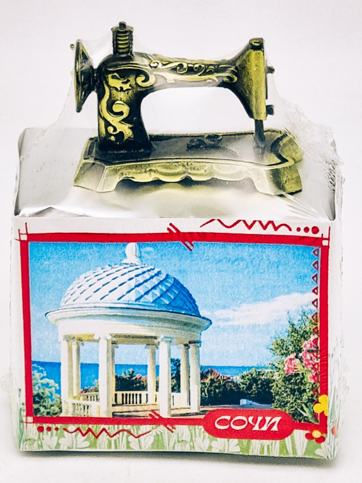 Чай черный ручной сбор 35гр Сочи с сувениром швейная машинка (подарок швейному мастеру)