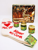 Подарочный набор с новым годом для мамы носки, варенье 50гр, мед 100гр