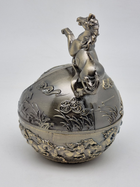 Пепельница с крышкой металл Конь Пепельница с крышкой металл Конь