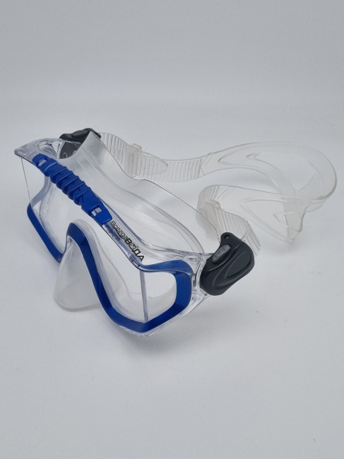 Маска для плавания всегда вода