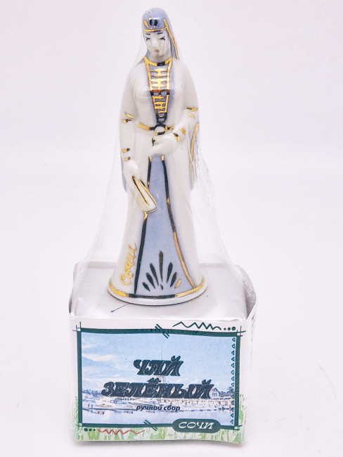 Чай зеленый ручной сбор 40гр Сочи с сувениром Горянка коллекционный фарфор