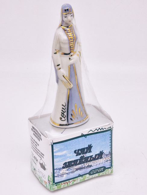 Чай зеленый ручной сбор 40гр Сочи с сувениром Горянка коллекционный фарфор