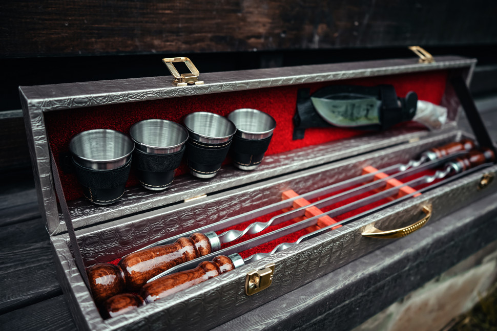 Набор №13 "Малыш" в коробке кожзам 4 шампура