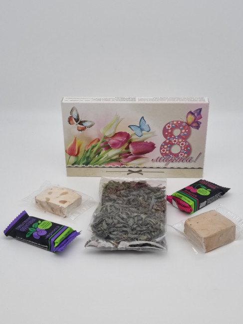 Набор Праздничный зеленый чай, нуга и пастила с 8 марта