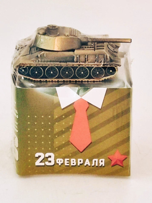 Чай черный ручной сбор 35гр с сувениром танк Т-34 малый с 23 февраля