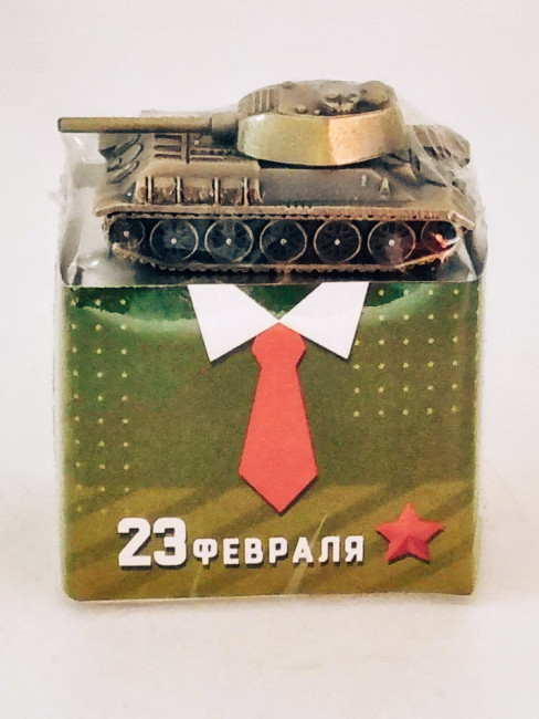 Чай черный ручной сбор 35гр с сувениром танк Т-34 малый с 23 февраля