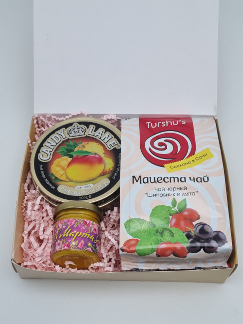 Набор 562 Праздничный чай, мед и леденцы с 8 марта