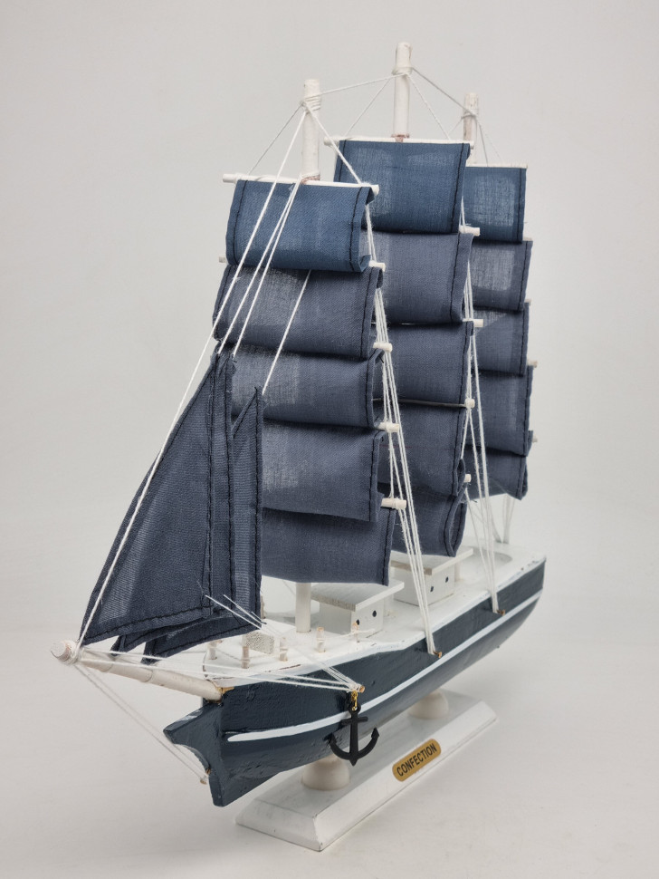 Сувенирная модель корабля "Калева" бело-синий