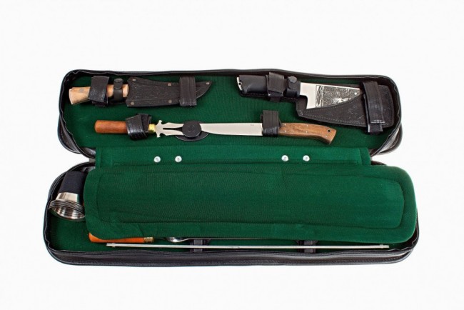 Набор №5 в сумке шампура,мангал, 2ножа, вилка, топор и стопки Набор №5 в сумке шампура,мангал, 2ножа, вилка, топор и стопки