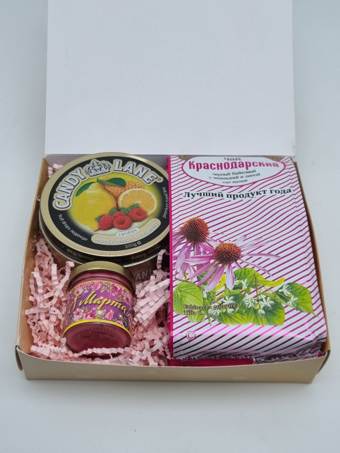 Набор 560 Праздничный чай, леденцы, и мед с 8 марта
