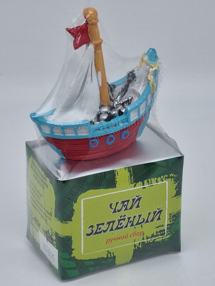 Чай зеленый ручной сбор 35гр с сувениром парусником Санкт-Петербург