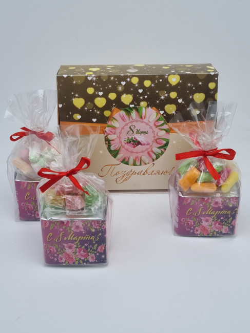 Набор 555 Праздничный 3 вида чая и сладости с 8 марта