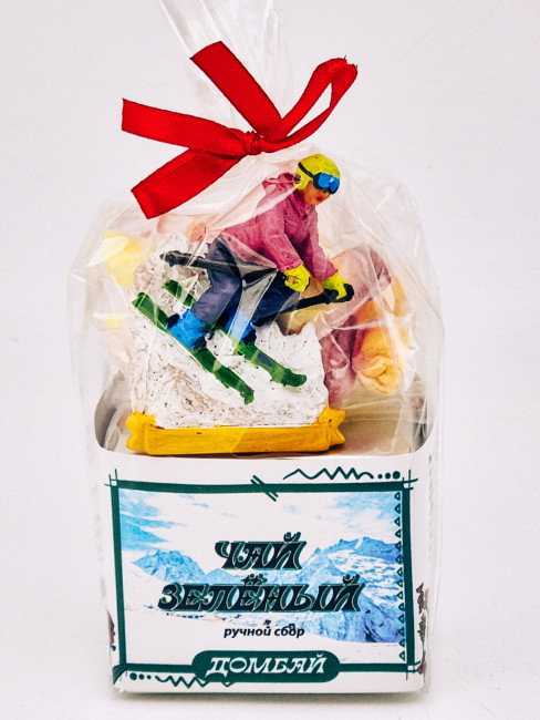 Чай зеленый ручной сбор 40гр + парварда 50гр Домбай с магнитом лыжник 1 Чай зеленый ручной сбор 40гр + парварда 50гр Домбай с магнитом лыжник 1