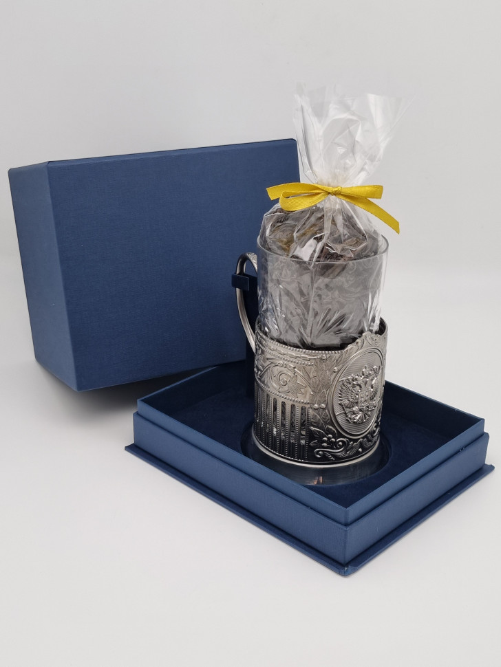 Подстаканник "Герб РФ" стакан хрусталь с черным чаем в футляре