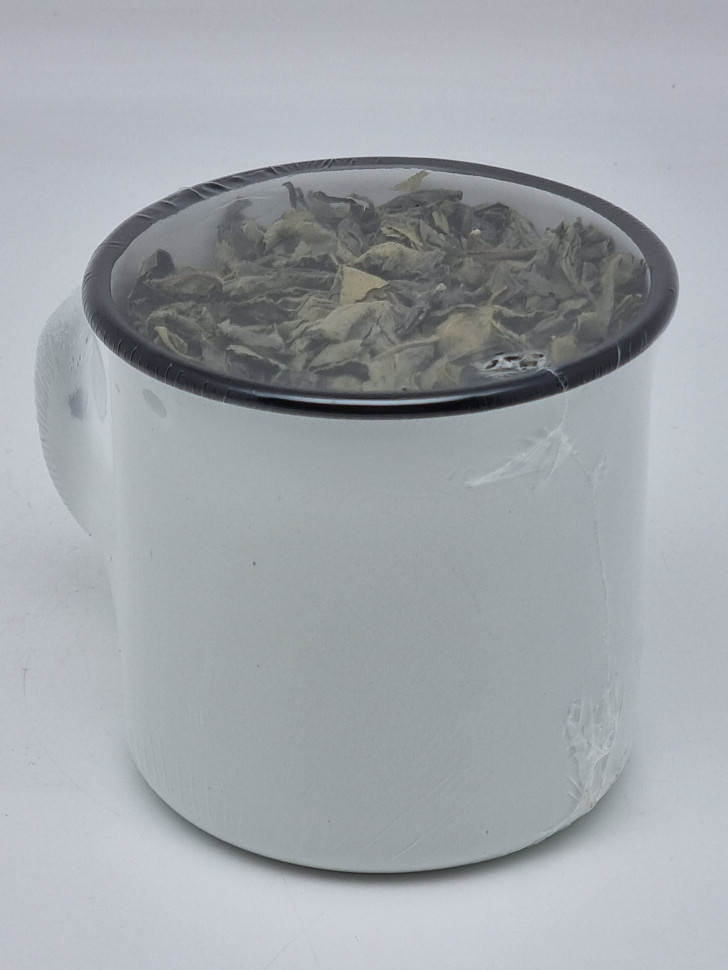 Зеленый чай 80гр в кружке из металла Это Сочи, детка