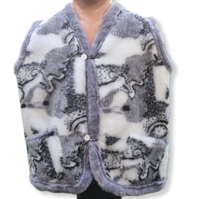 Жилет из овечьей шерсти на пуговицах размер 56 Жилет из овечьей шерсти на пуговицах размер 56