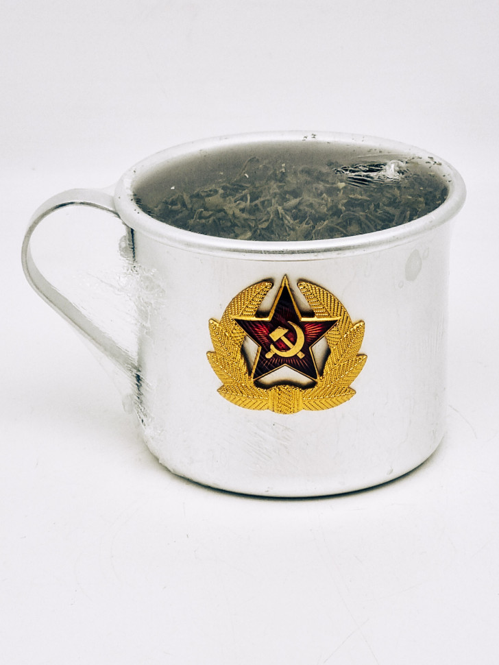 Зеленый чай 80гр в кружке из алюминия Звезда