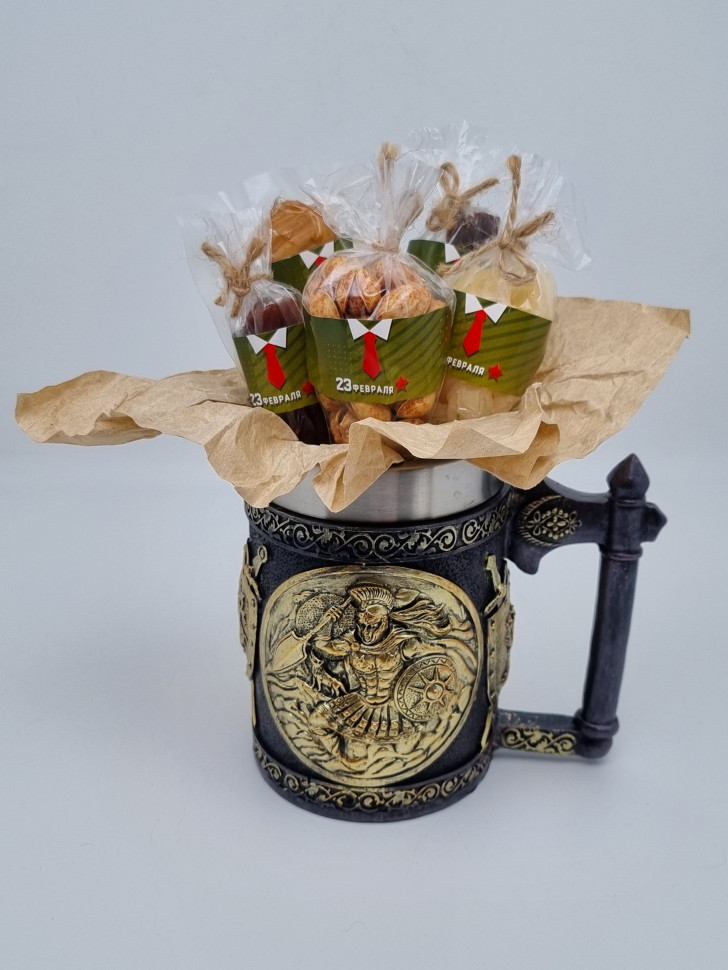 Кружка рыцарь с пивными деликатесами с 23 февраля