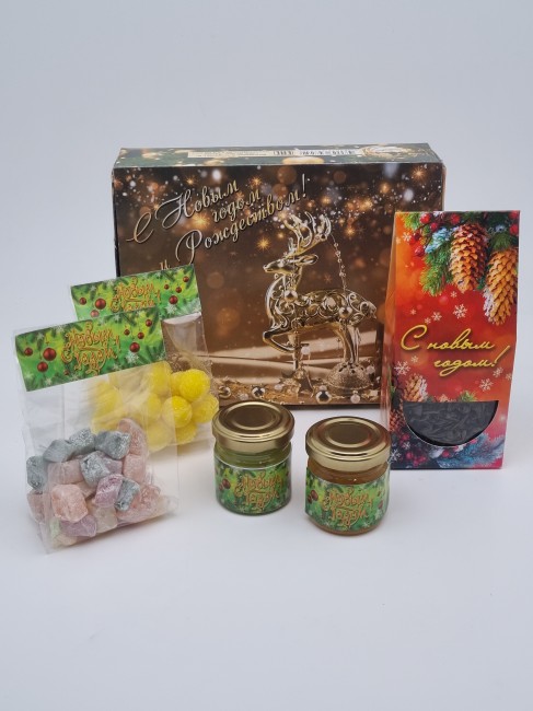 Набор 37 Праздничный чай, мед, варенье и сладости с новым годом
