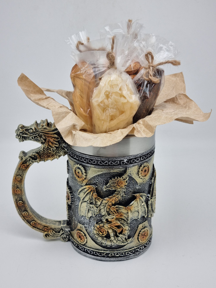 Кружка большой дракон с пивными деликатесами