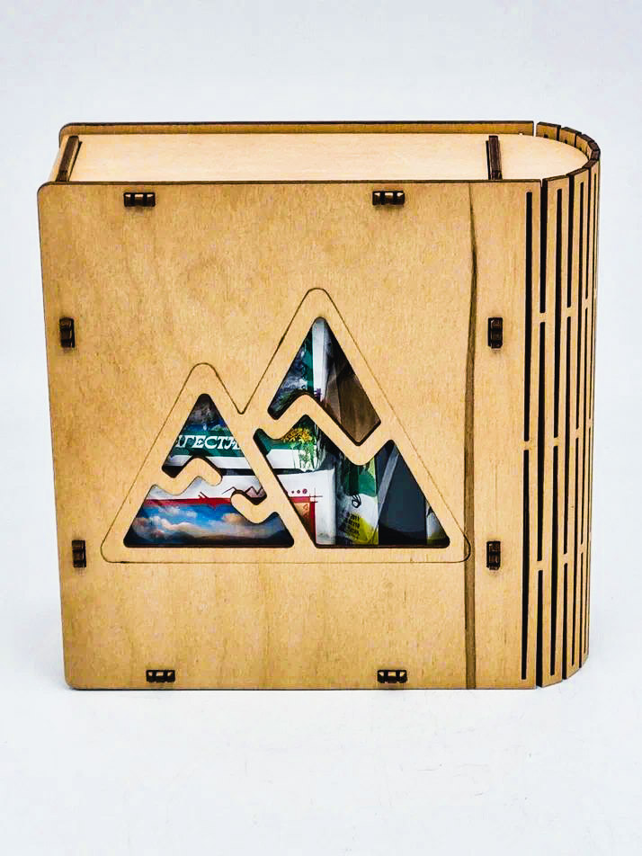 Набор в книжке чай черный р/с 35гр + чай зеленый р/с 40гр и бальзам Краснополянские травы Дагестан