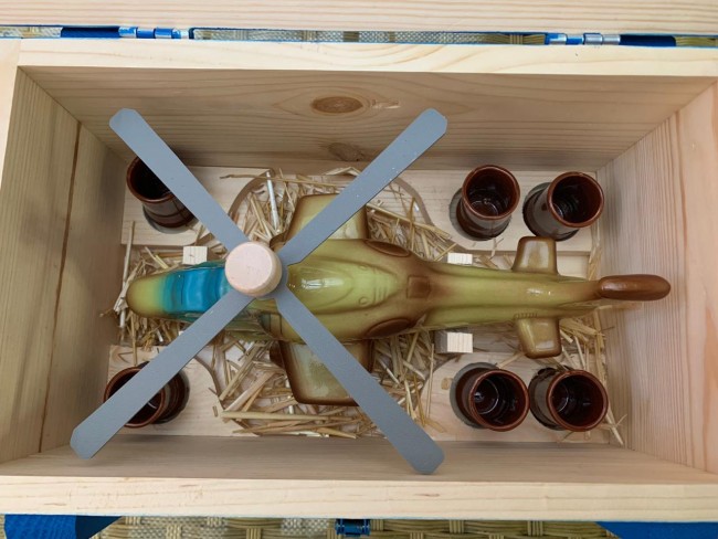 ящик "Вертолет Арм Авиация" + 6 стопок 0.75л ящик "Вертолет Арм Авиация" + 6 стопок 0.75л