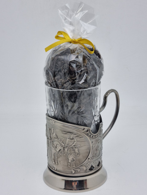 Подстаканник "Три богатыря" стакан хрусталь с черным чаем Подстаканник "Три богатыря" стакан хрусталь с черным чаем