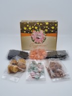 Набор Праздничный ассорти сладостей и чая с 8 марта